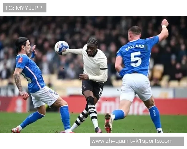 报导：切尔西预备参加抢夺西甲中场球员门多萨的队伍